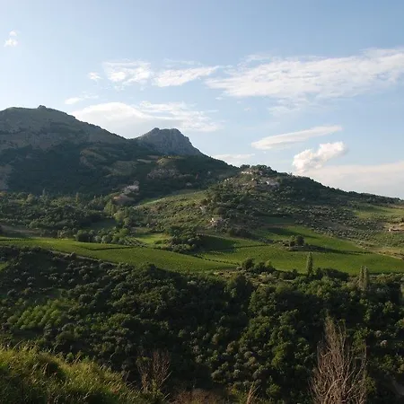 Tenuta Testarossa Agroturismo *