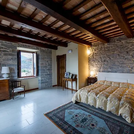 坦奴塔特斯坦罗萨酒店 * Pescosansonesco