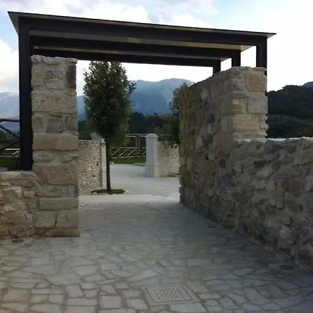 Tenuta Testarossa Agroturismo *