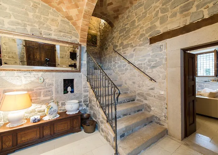 农家乐 坦奴塔特斯坦罗萨酒店 *