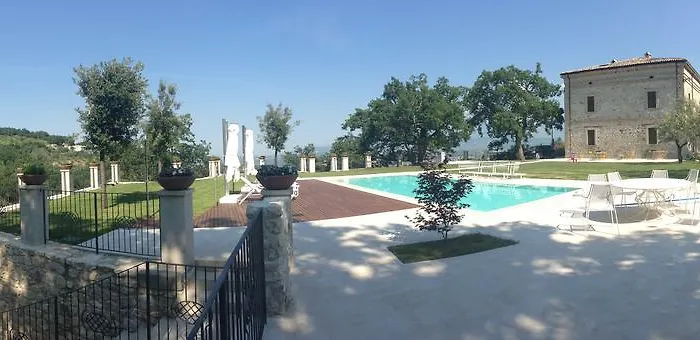 农家乐 坦奴塔特斯坦罗萨酒店 *