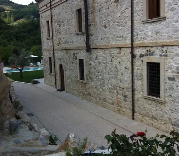 农家乐 坦奴塔特斯坦罗萨酒店 *