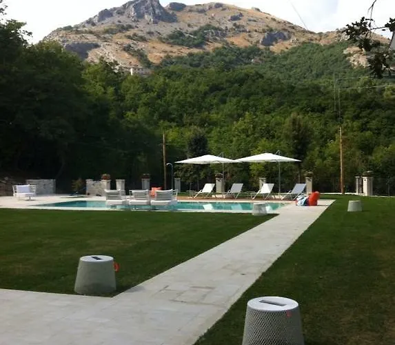 农家乐 坦奴塔特斯坦罗萨酒店