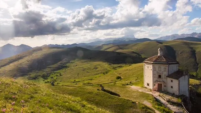 农家乐 坦奴塔特斯坦罗萨酒店