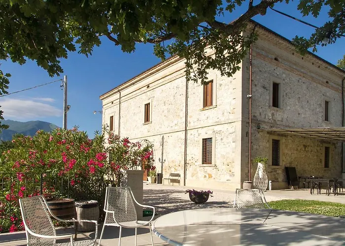 农家乐 坦奴塔特斯坦罗萨酒店 *